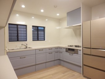 LIXIL　リシェルＳＩで明るく高級感のあるキッチンに